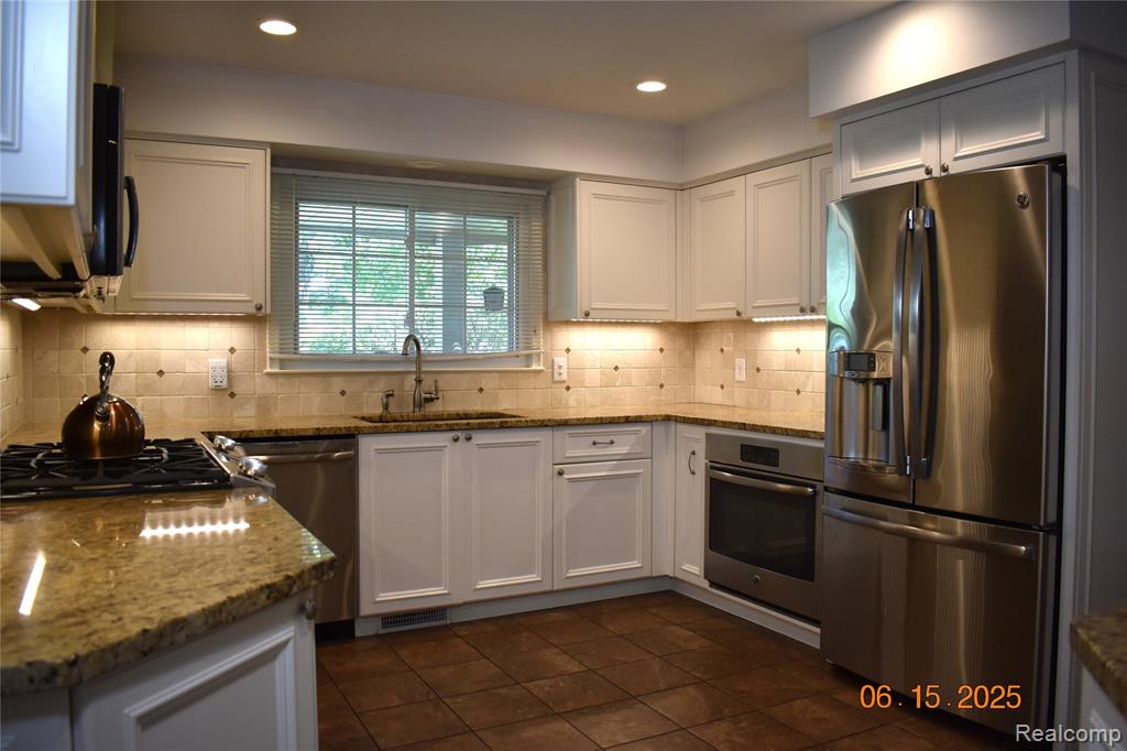 6560 Perham Drive, West Bloomfield, MI — Photo 27