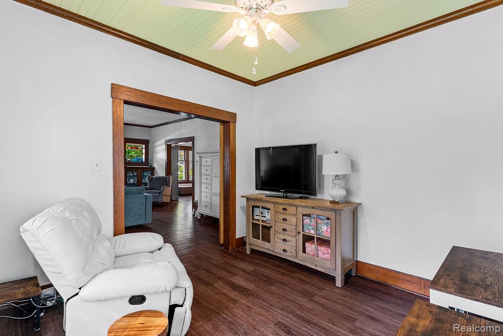 411 E Maple Street, Holly, MI 48442 — Photo 17