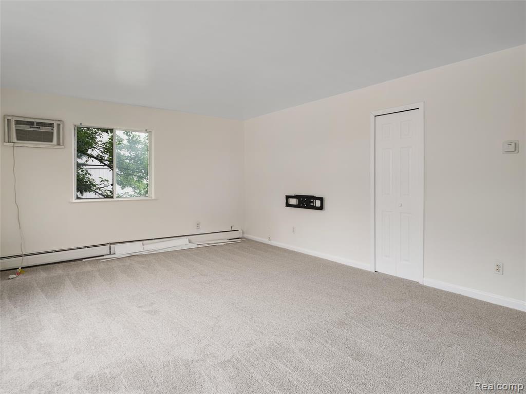 38576 Meadowdale Street, Clinton Twp, MI 48036