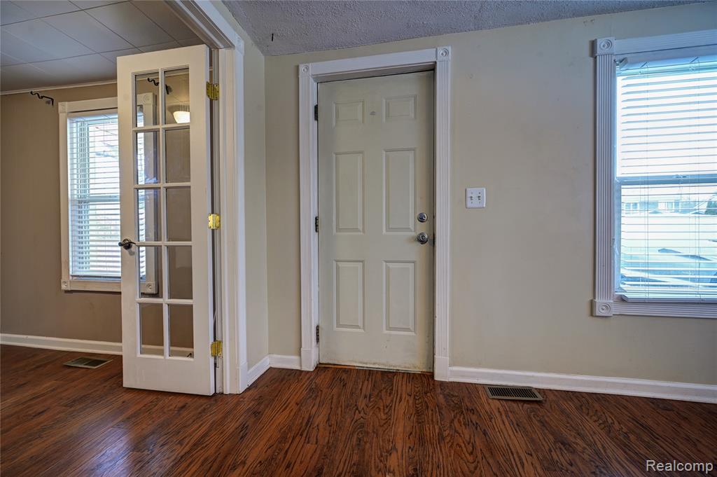 969 Dunreath Street, Walled Lake, MI 48390 — Photo 3