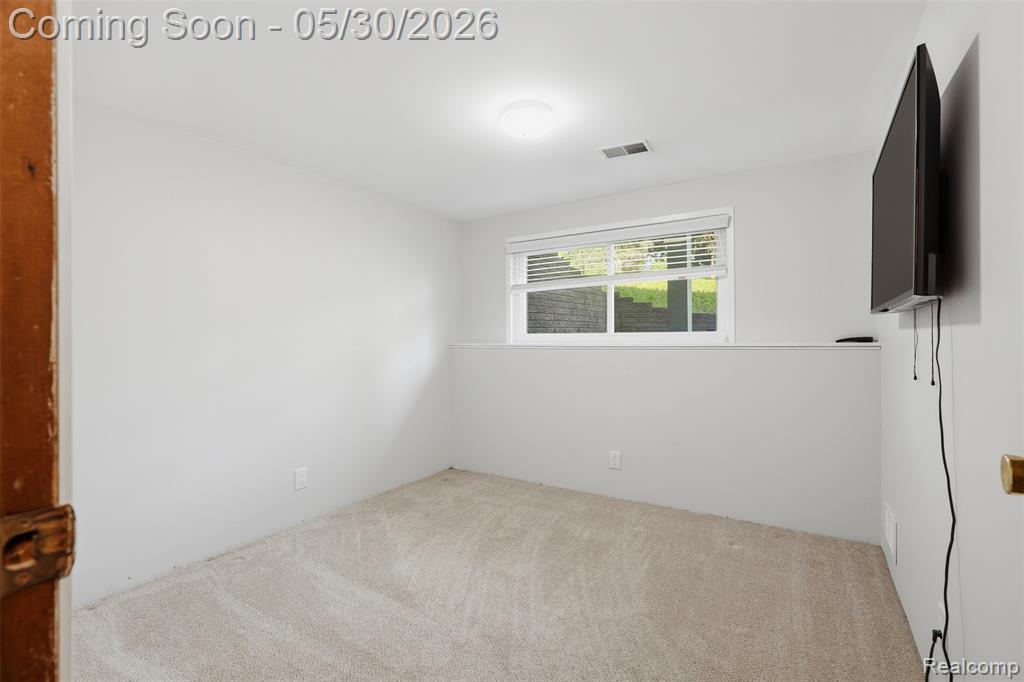 5620 Eastman Boulevard, West Bloomfield, MI 48323 — Photo 31