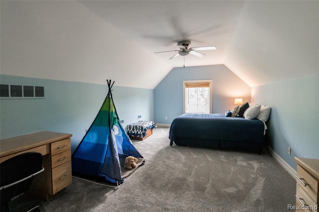 9050 Lake Dominion Drive, Brighton, MI 48114 — Photo 38