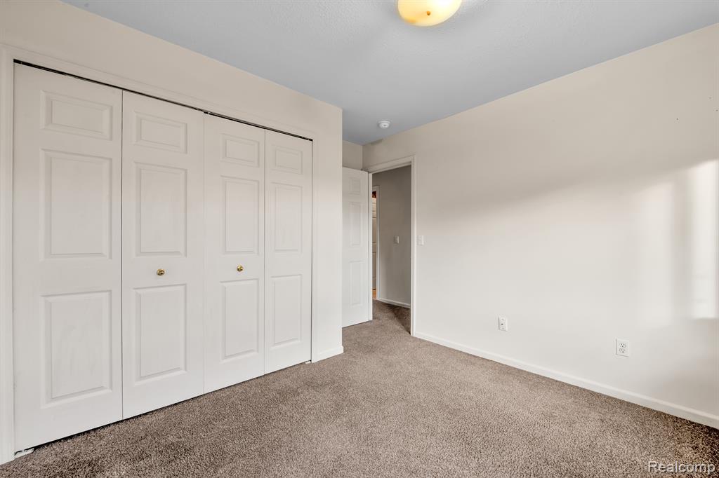23437 READING, Trenton, MI 48183 — Photo 13