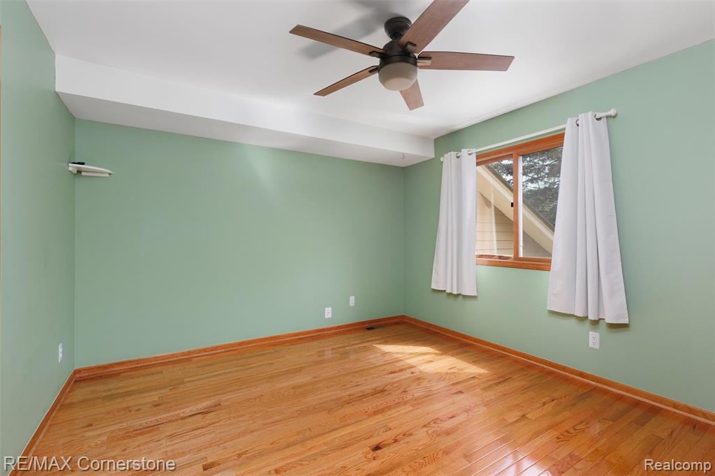 501 Alexander Drive, Commerce Twp, MI 48390 — Photo 24