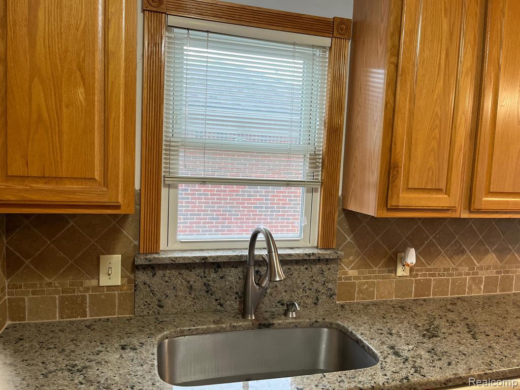 7553 WEDDEL Street, Taylor, MI 48180 — Photo 11