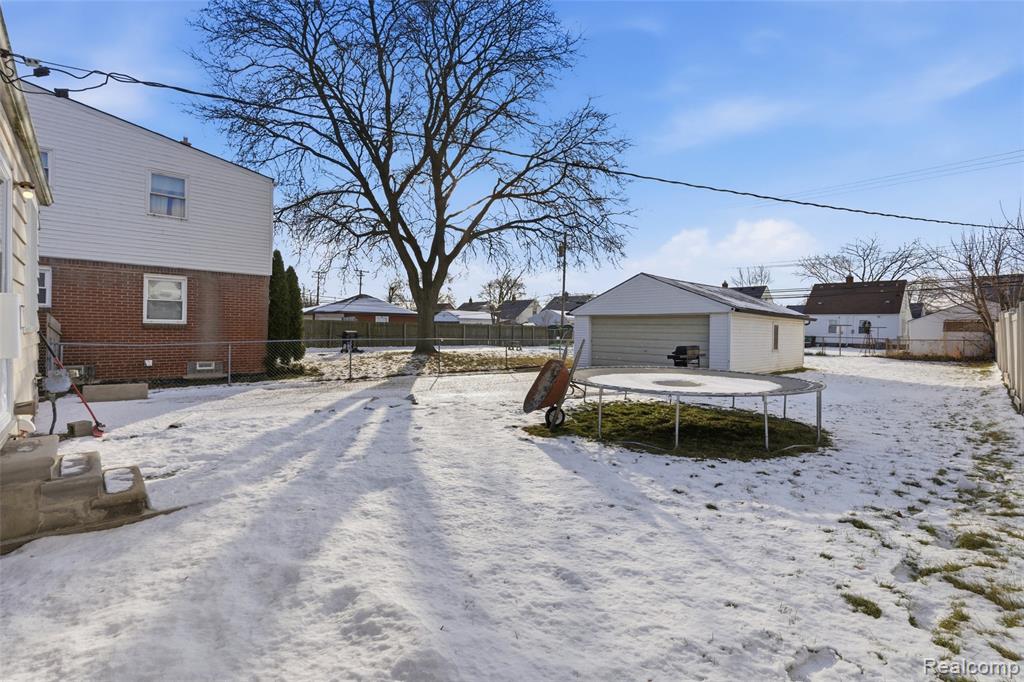 22785 Schroeder Avenue, Eastpointe, MI 48021 — Photo 17