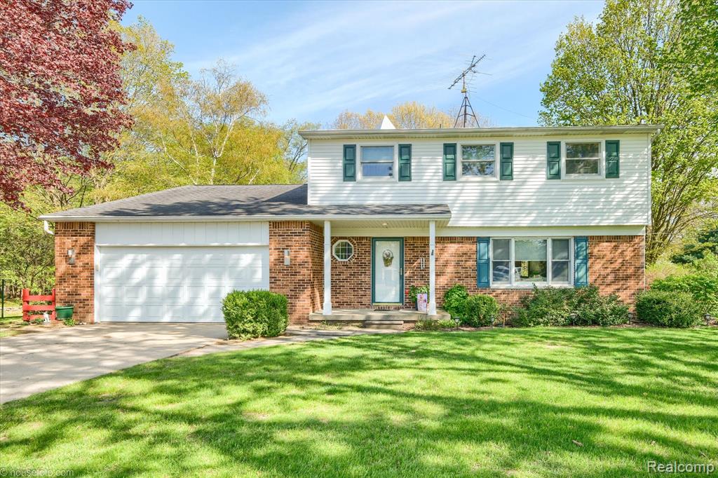 2676 Porcupine Trail, Lapeer, MI 48446