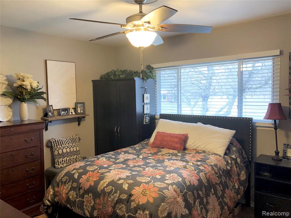 638 Maxine Street, Flint, MI 48503 — Photo 17