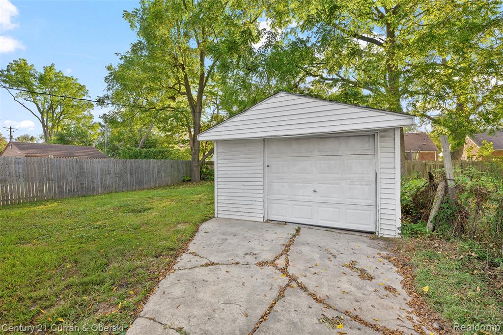9583 STAHELIN Avenue, Detroit, MI 48228 — Photo 18