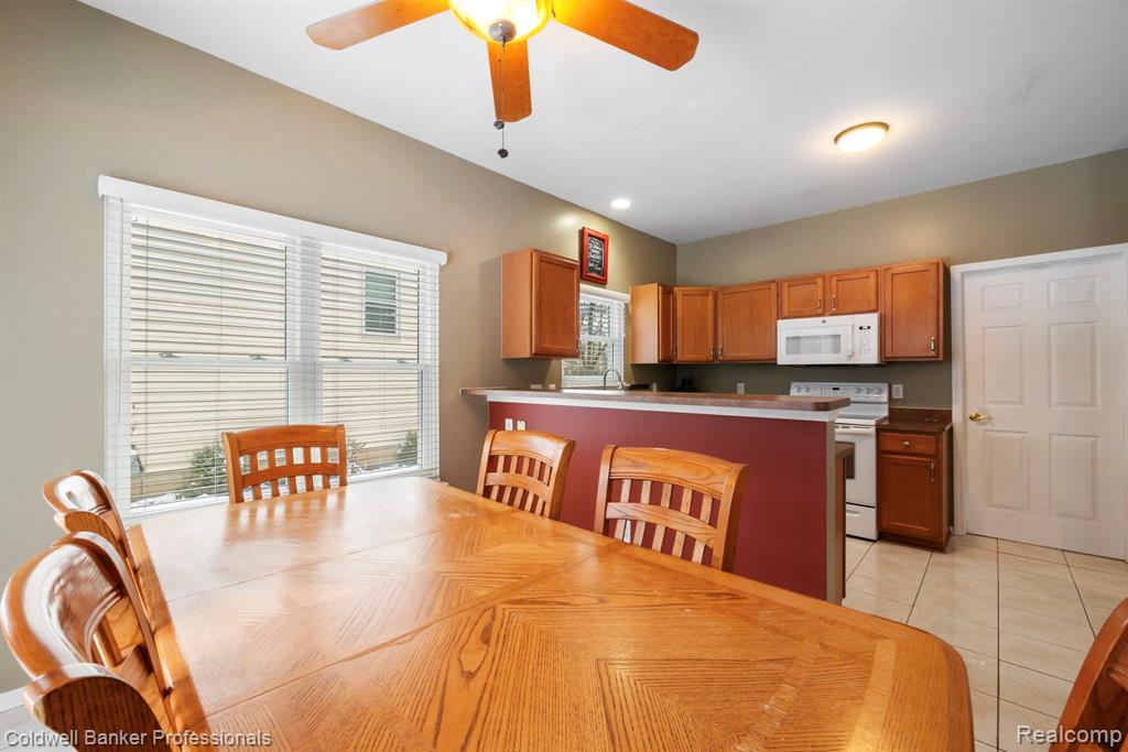 8525 Barrington Drive, Ypsilanti, MI 48198 — Photo 18
