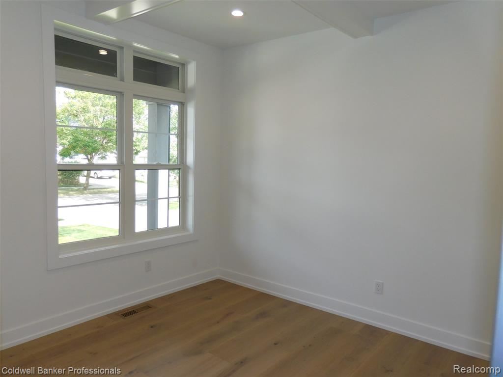 4247 Hampton Boulevard, Royal Oak, MI 48073 — Photo 6