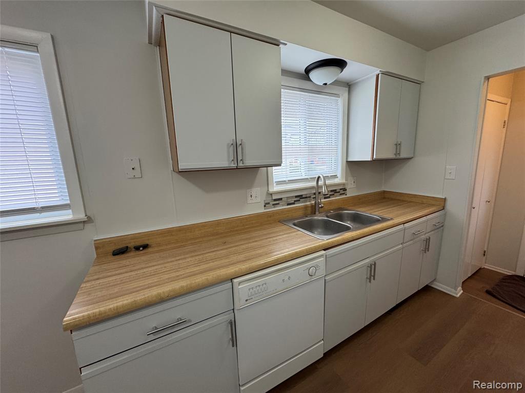 5722 CENTRALIA Street, Dearborn Heights, MI 48127 — Photo 7