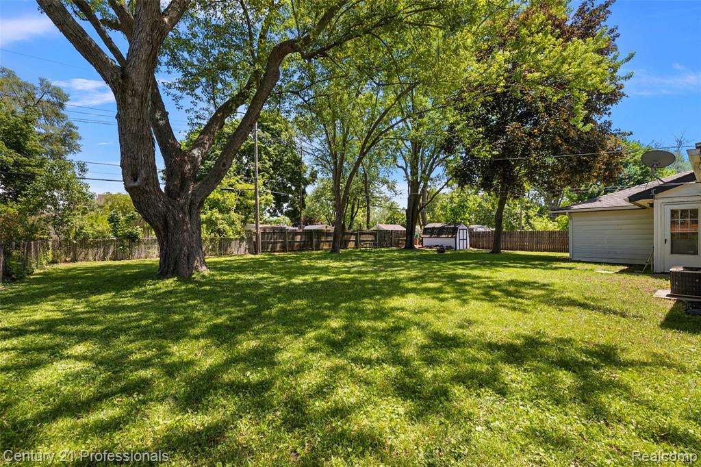 5360 Frankwill Avenue, Clarkston, MI — Photo 3