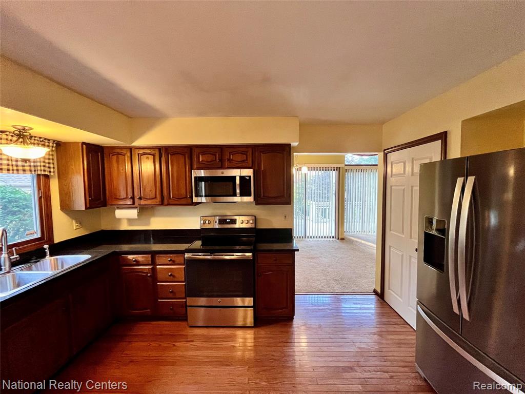 17610 Farmcrest Lane, Northville, MI 48168 — Photo 20