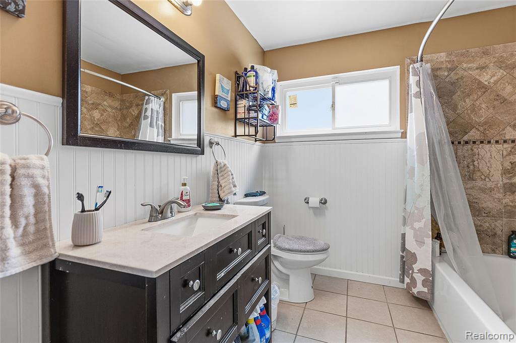 10039 Farley, Redford, MI 48239 — Photo 10