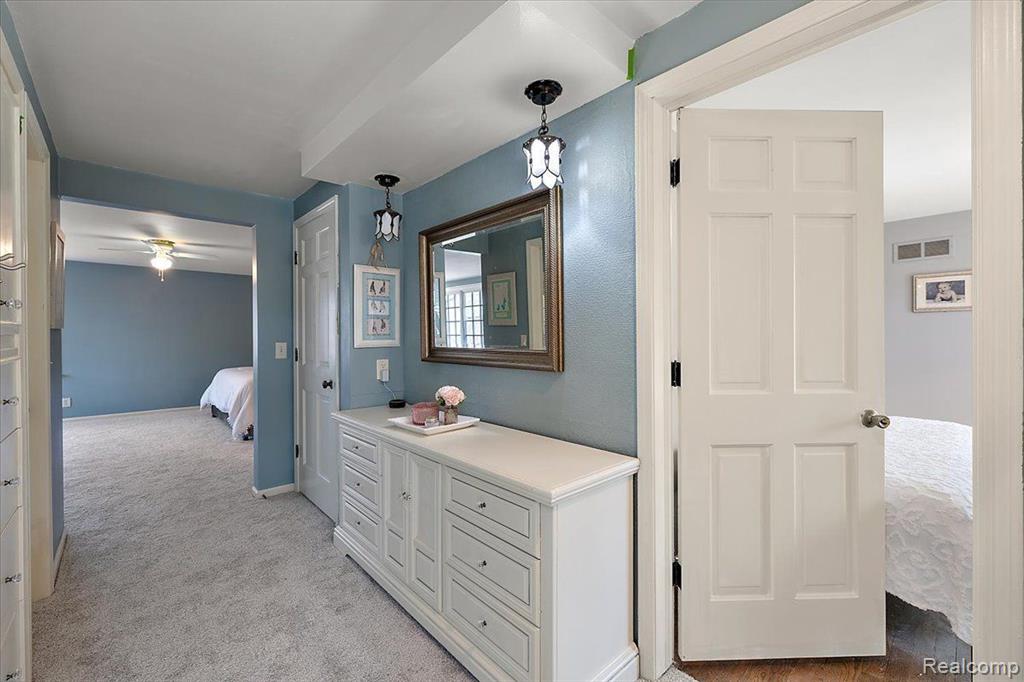 628 BENNINGTON Drive, Bloomfield Hills, MI 48304 — Photo 45
