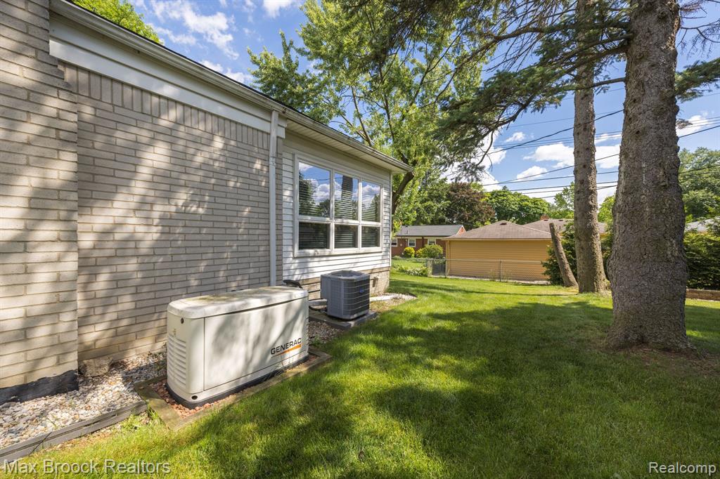 4025 Auburn Drive, Royal Oak, MI 48073 — Photo 28