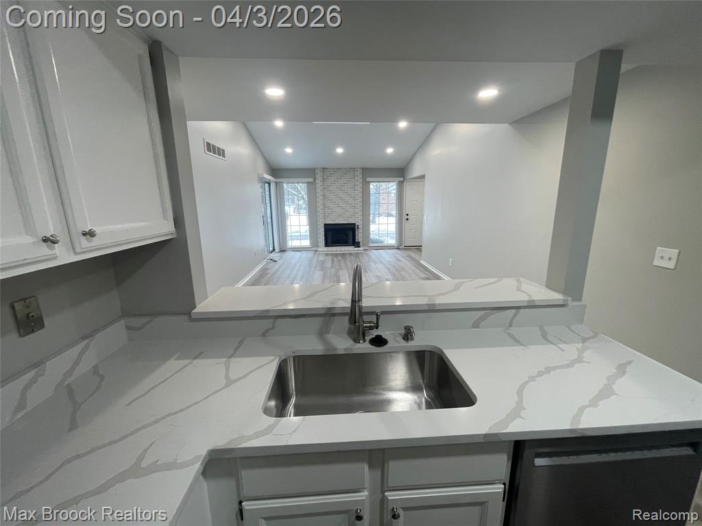 6600 Bellows Court, West Bloomfield, MI — Photo 10