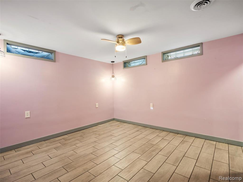 7472 Sloan Street, Taylor, MI 48180 — Photo 18