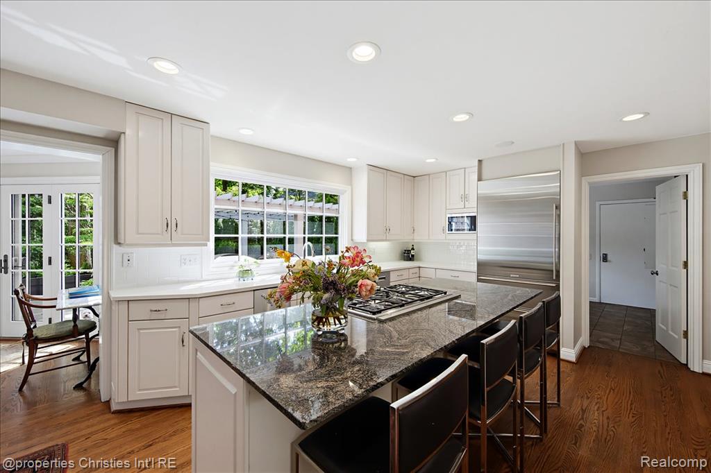 950 E Glengarry Circle, Bloomfield Hills, MI 48301 — Photo 19
