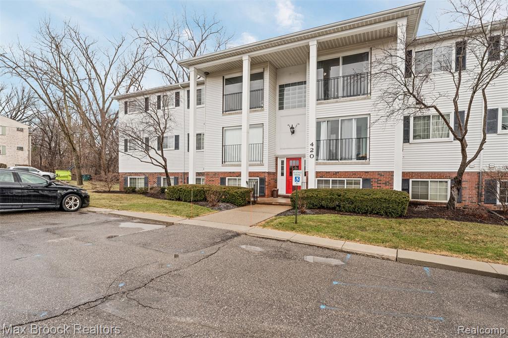 420 Baldwin Avenue, 84, Rochester, MI 48307 — Photo 2