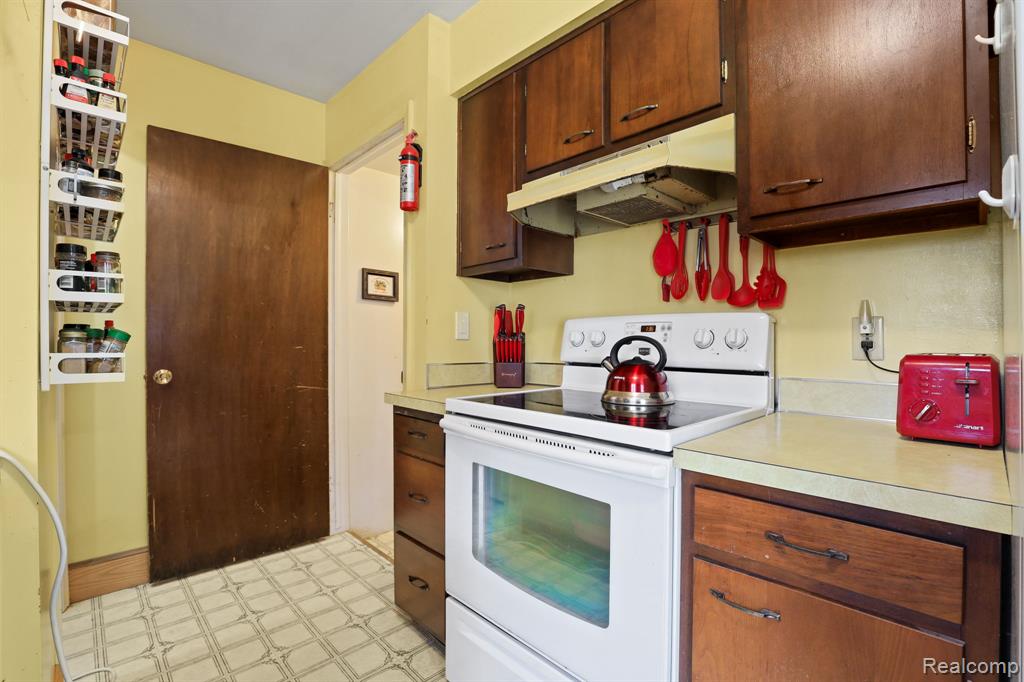11106 Main Road, Fenton, MI, 48430