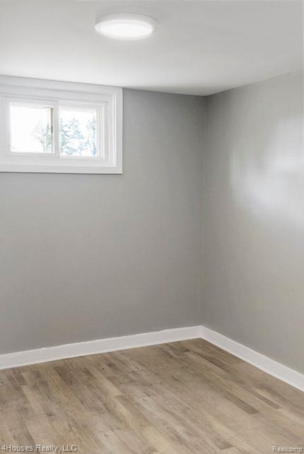 833 SARASOTA Avenue, Pontiac, MI 48340 — Photo 17