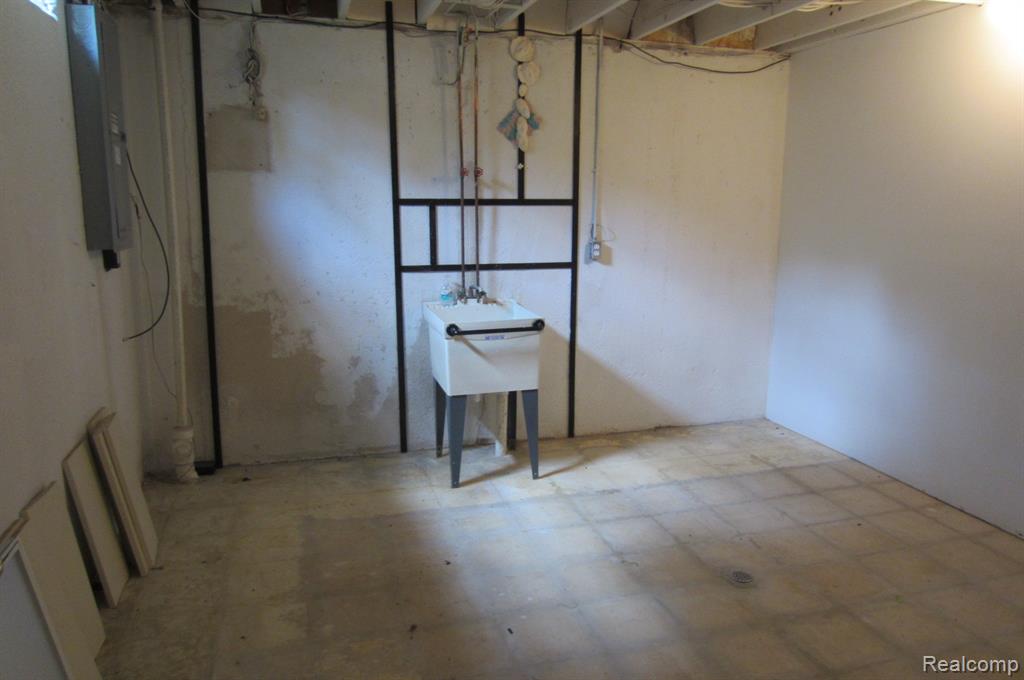 31115 Stafford St, Beverly Hills, MI 48025 — Photo 47