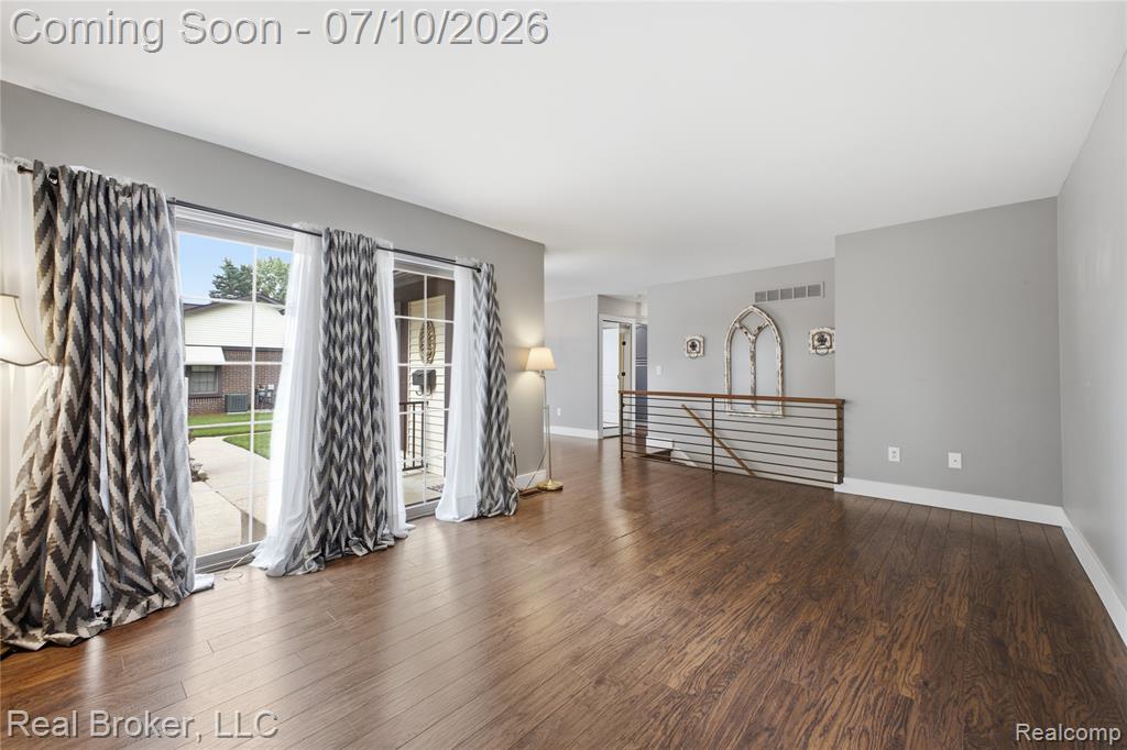 40424 Newport Drive, 73, Plymouth, MI 48170 — Photo 7