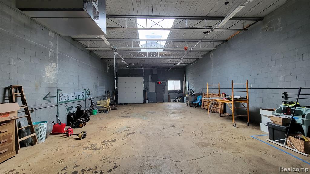 407 W 9 Mile Road, Hazel Park, MI 48030 — Photo 9