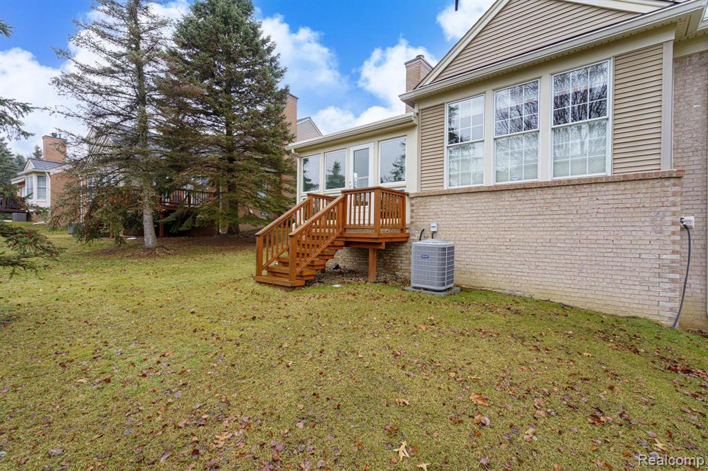 512 WYNGATE Drive, Rochester, MI 48307 — Photo 4