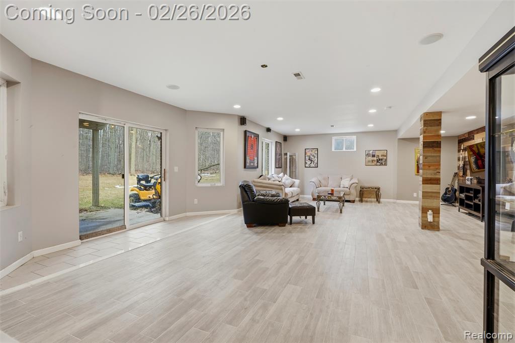 65690 North Avenue, Ray, MI, 00000