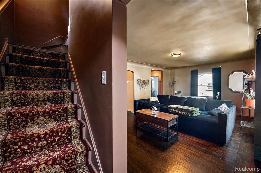136 W Elza Avenue, Hazel Park, MI 48030 — Photo 5