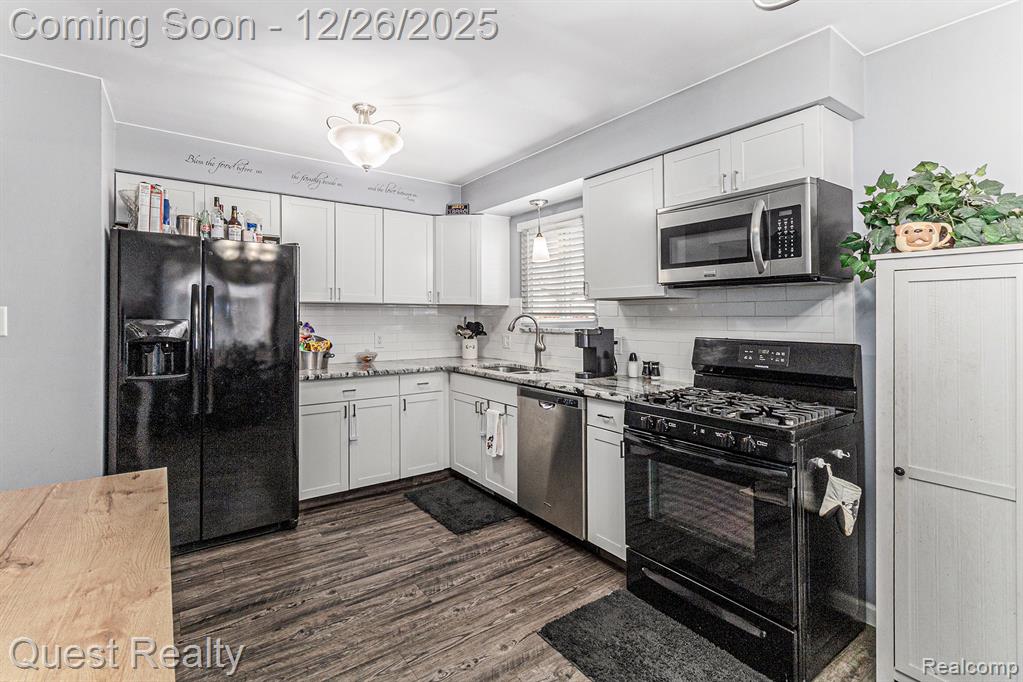 7261 Voerner Avenue, Center Line, MI 48015 — Photo 9