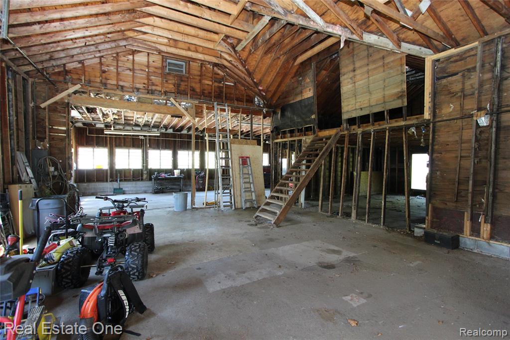 1325 S Hospital Road, Waterford, MI 48327 — Photo 34