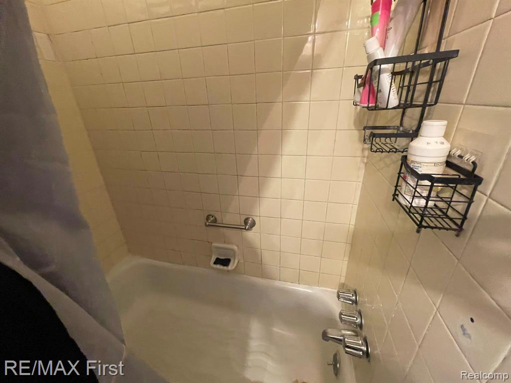 15429 Fairmount Drive, Detroit, MI 48205 — Photo 16