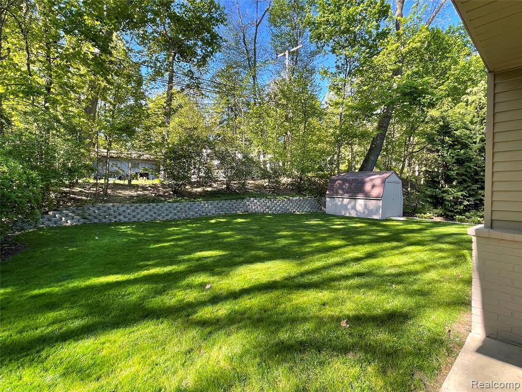 46151 Bloomcrest Drive, Northville, MI 48167 — Photo 37