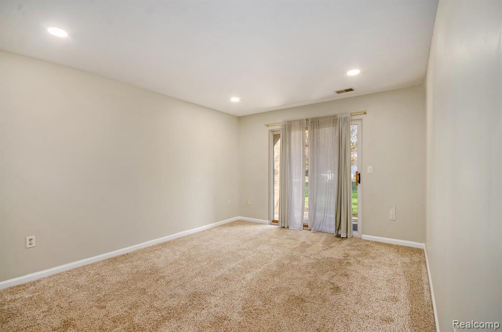 42735 Richmond Drive, Sterling Heights, MI 48313 — Photo 15