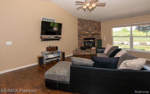 792 GLENLIVET Street, Howell, MI 48843 — Photo 19