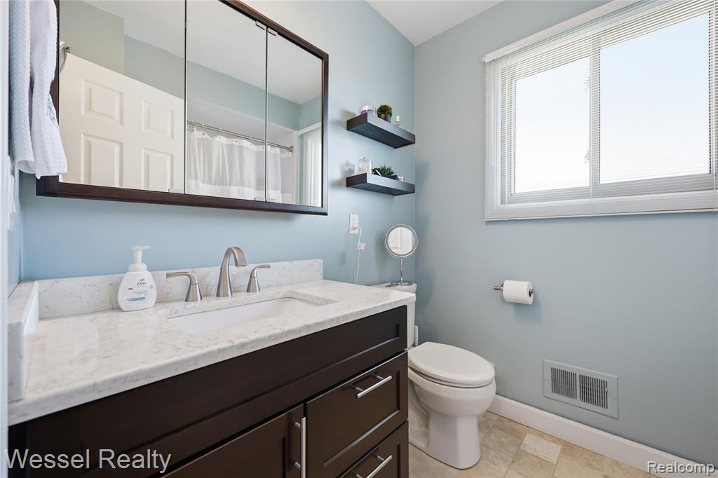 47400 Sanborn Drive, Macomb, MI 48044 — Photo 18