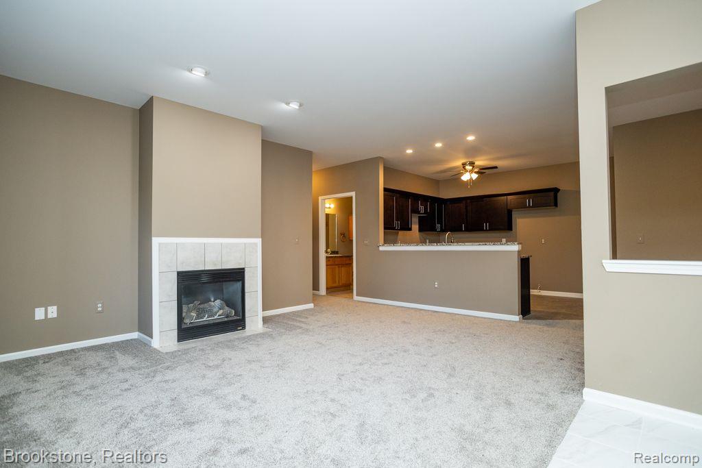 5829 TWIN OAKS Drive, Sterling Heights, MI 48314 — Photo 4