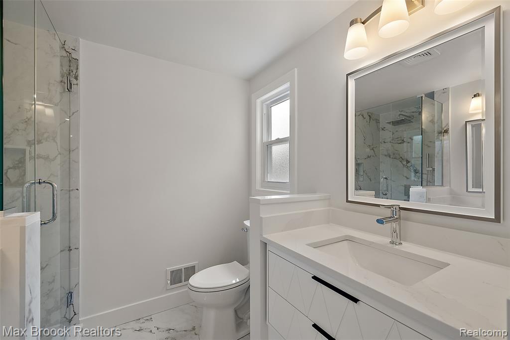 5362 Hertford Drive, Troy, MI 48085 — Photo 25