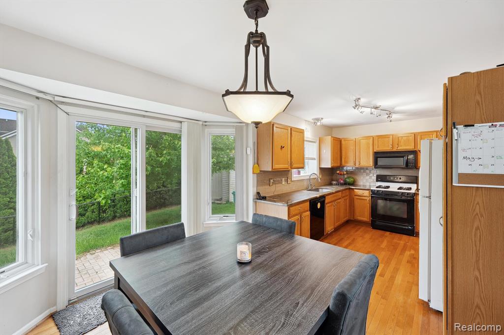 7366 MEADOW Lane, Ypsilanti, MI 48197 — Photo 10