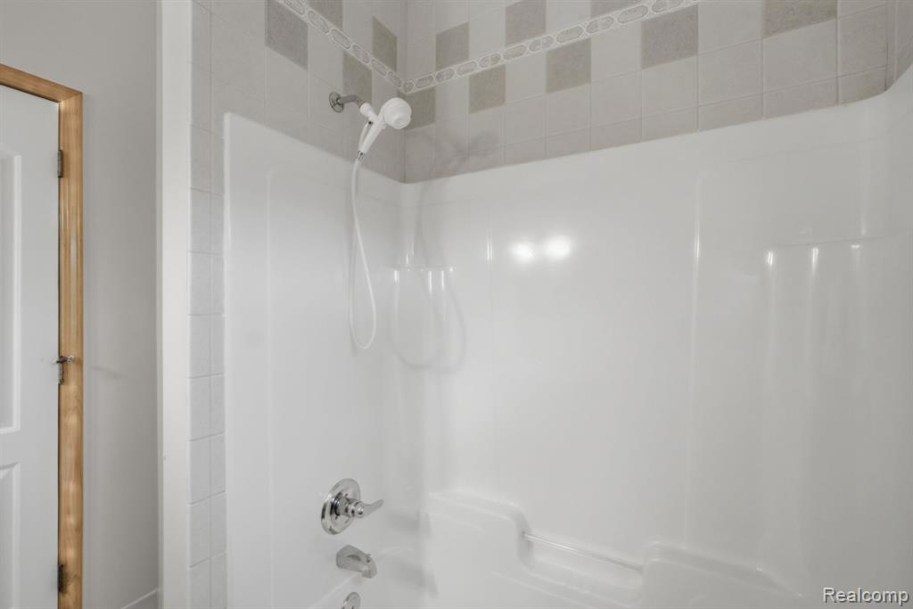 3630 S Shimmons Circle, Auburn Hills, MI 48326 — Photo 36