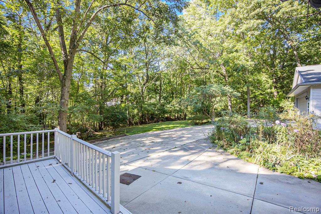 9401 Mabley Hill Road, Fenton, MI 48430 — Photo 18