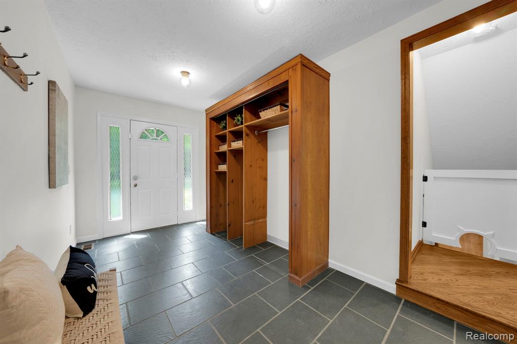 940 W Predmore Road, Oakland, MI — Photo 32