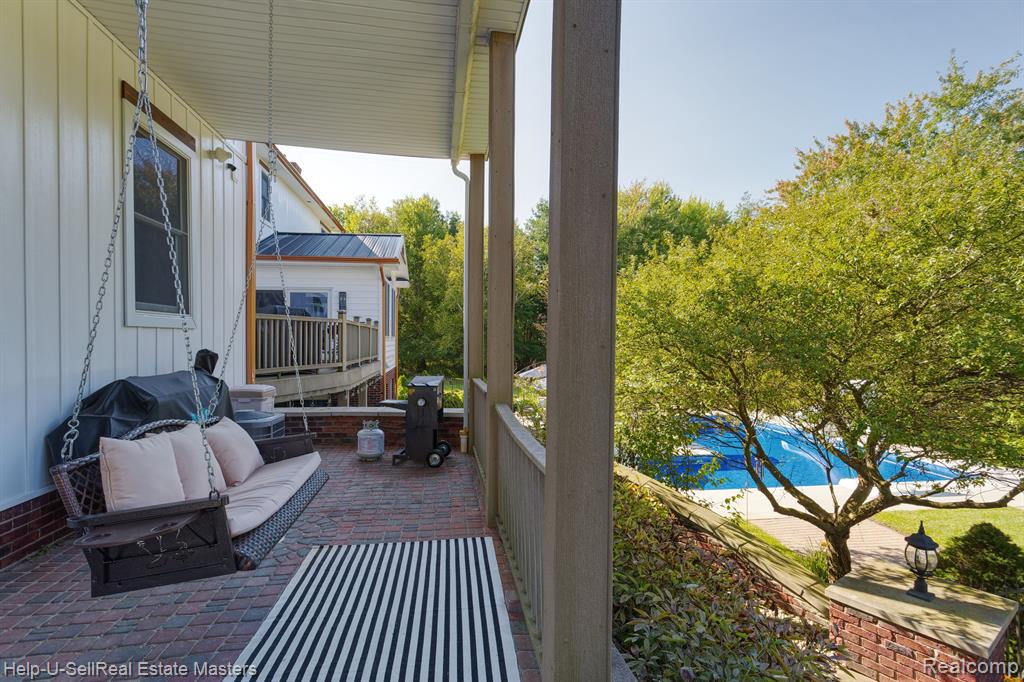 2152 HUNTERS Park W, St. Clair, MI 48079 — Photo 27