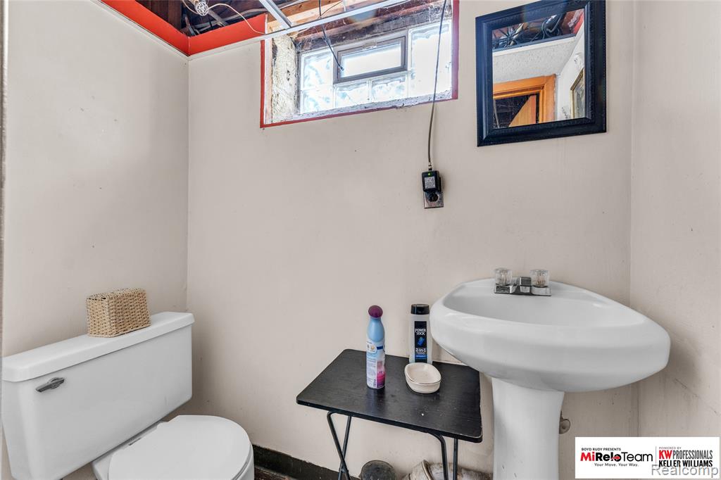 17585 Whitcomb Street, Detroit, MI 48235 — Photo 22
