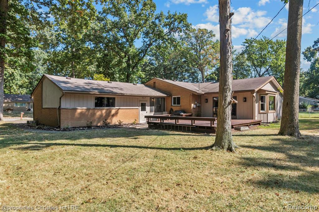 8009 Coventry Avenue, Grosse Ile, MI 48138 — Photo 35