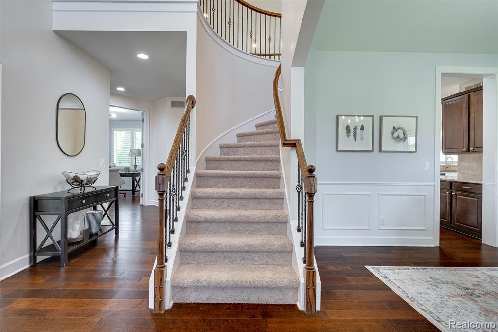 47576 VALENCIA Circle, Novi, MI — Photo 9